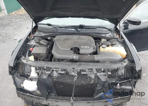 2014 Chrysler 300 300S z USA, uszkodzony, nr VIN 2C3CCABG5EH145336